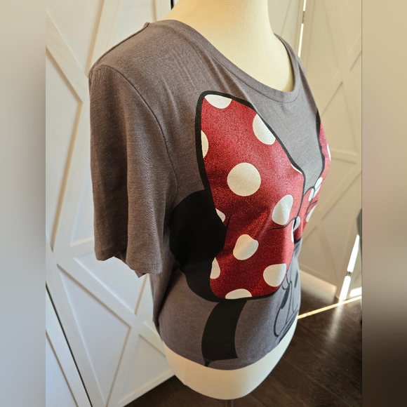 Walt Disney - Minnie Mouse with Red Polka Dot Bow Short-Sleeve Graphic Tee - Picture 2 of 5